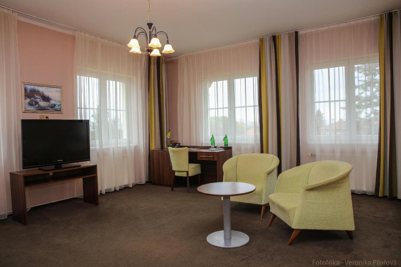 Hotel Zamecek Podiebrady Zewnętrze zdjęcie